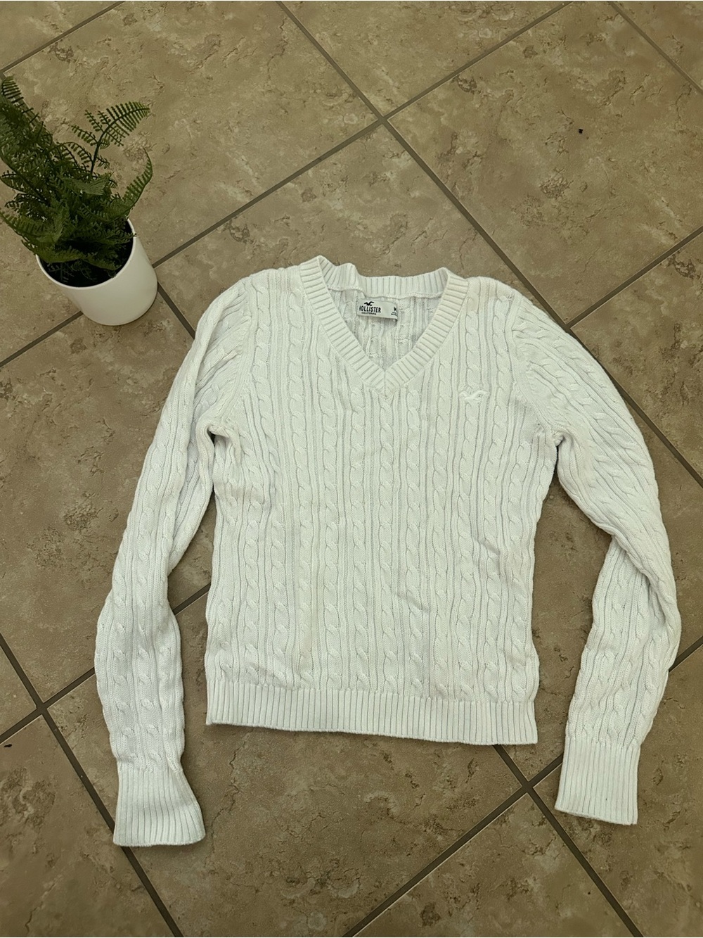 WHITE CHUNKY KNIT V NECK SWEATER